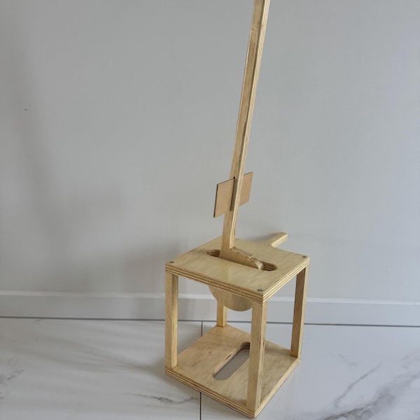 Dutch wooden pelvis birth teaching model